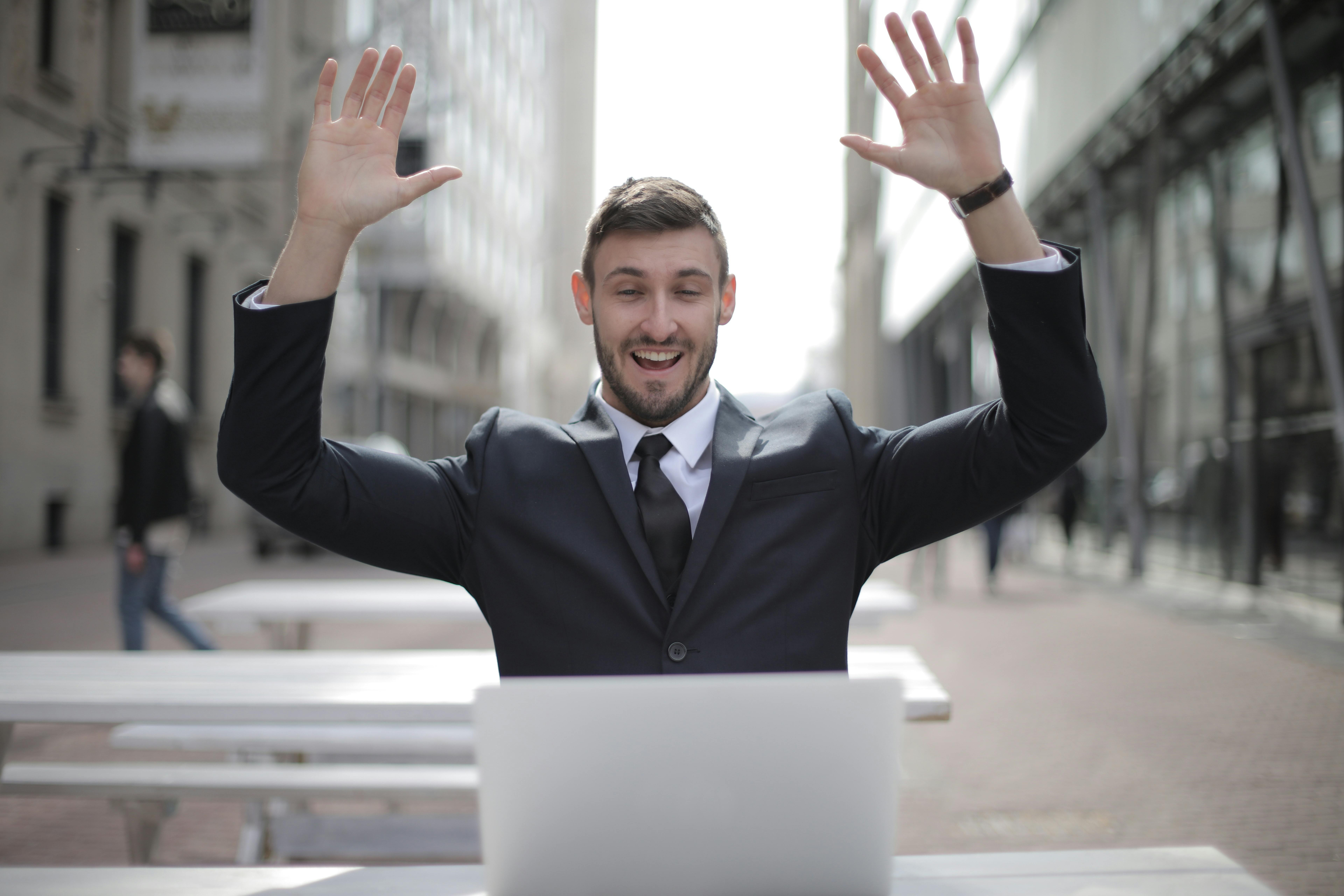 Man celebrating | Source: Pexels