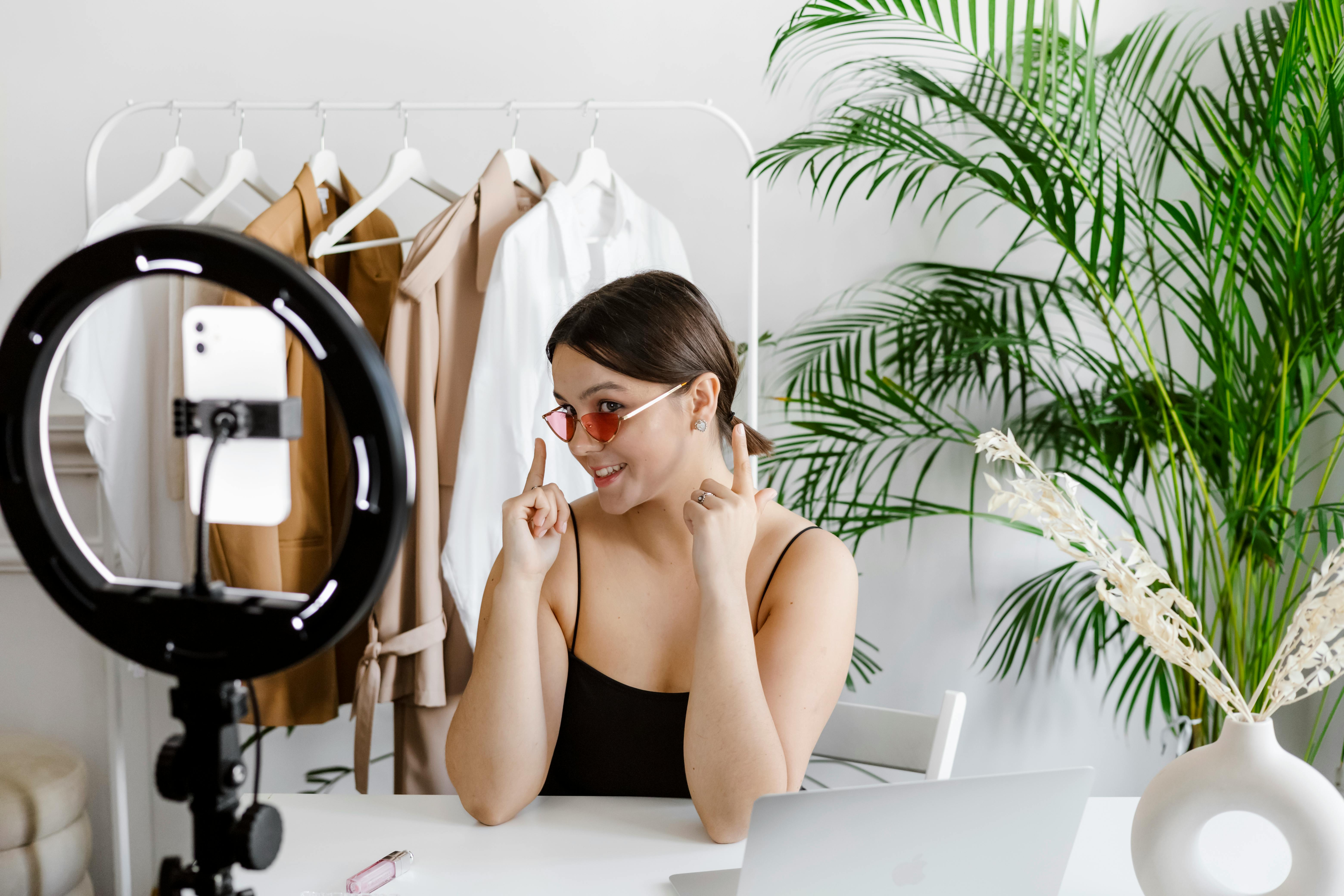 Woman recording herself | Source: Pexels